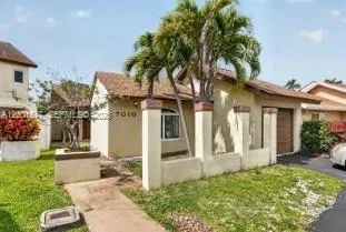 7010 Sw 103rd Pl, Miami, Florida 33173, Miami, Florida 33173, 3 Bedrooms Bedrooms, ,2 BathroomsBathrooms,Residential,For Sale,7010 Sw 103rd Pl, Miami, Florida 33173,A12001647