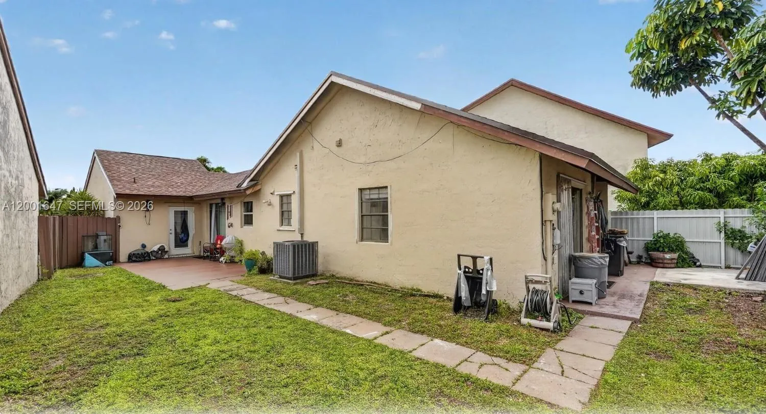 7010 Sw 103rd Pl, Miami, Florida 33173, Miami, Florida 33173, 3 Bedrooms Bedrooms, ,2 BathroomsBathrooms,Residential,For Sale,7010 Sw 103rd Pl, Miami, Florida 33173,A12001647