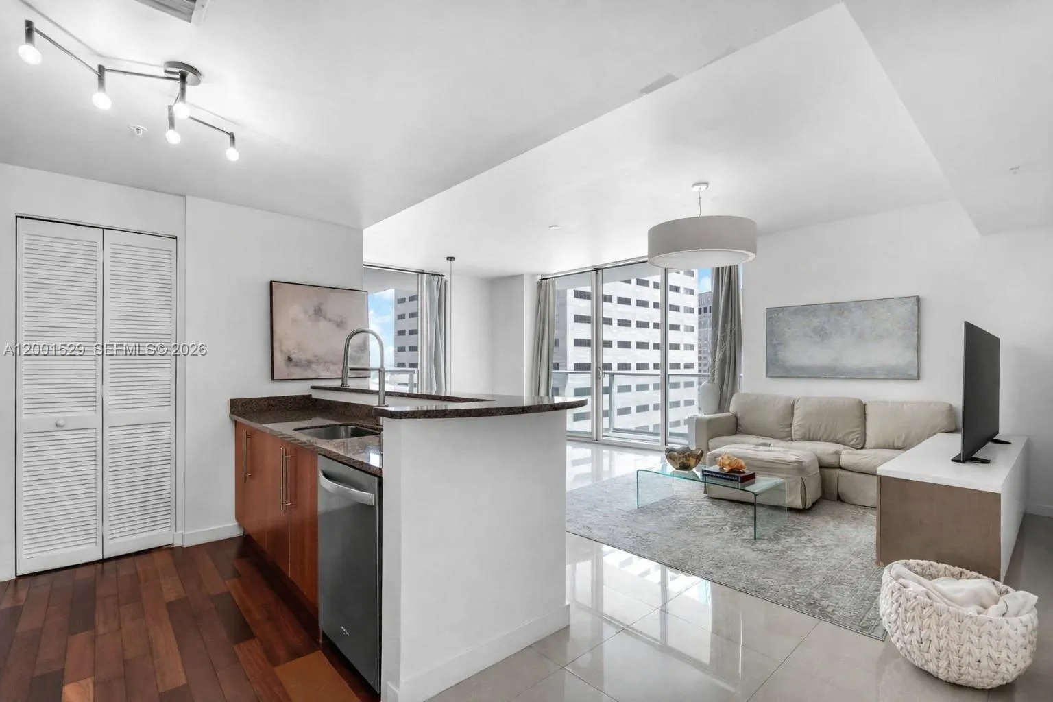 300 S Biscayne Blvd T-2416, Miami, Florida 33131, Miami, Florida 33131, 2 Bedrooms Bedrooms, ,2 BathroomsBathrooms,Residential,For Sale,300 S Biscayne Blvd T-2416, Miami, Florida 33131,A12001529