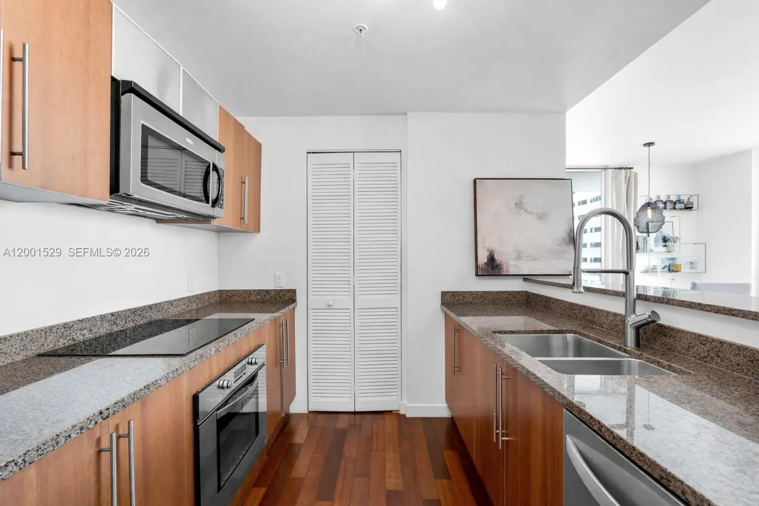 300 S Biscayne Blvd T-2416, Miami, Florida 33131, Miami, Florida 33131, 2 Bedrooms Bedrooms, ,2 BathroomsBathrooms,Residential,For Sale,300 S Biscayne Blvd T-2416, Miami, Florida 33131,A12001529