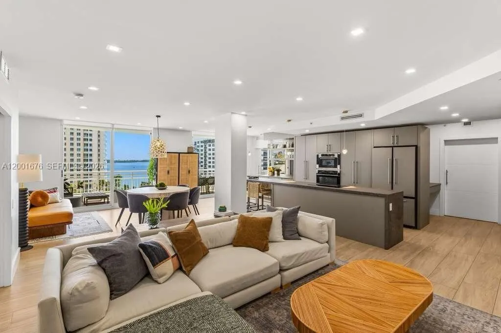 888 Brickell Key Dr 1207, Miami, Florida 33131, Miami, Florida 33131, 2 Bedrooms Bedrooms, 1 Room Rooms,2 BathroomsBathrooms,Residential,For Sale,888 Brickell Key Dr 1207, Miami, Florida 33131,A12001676