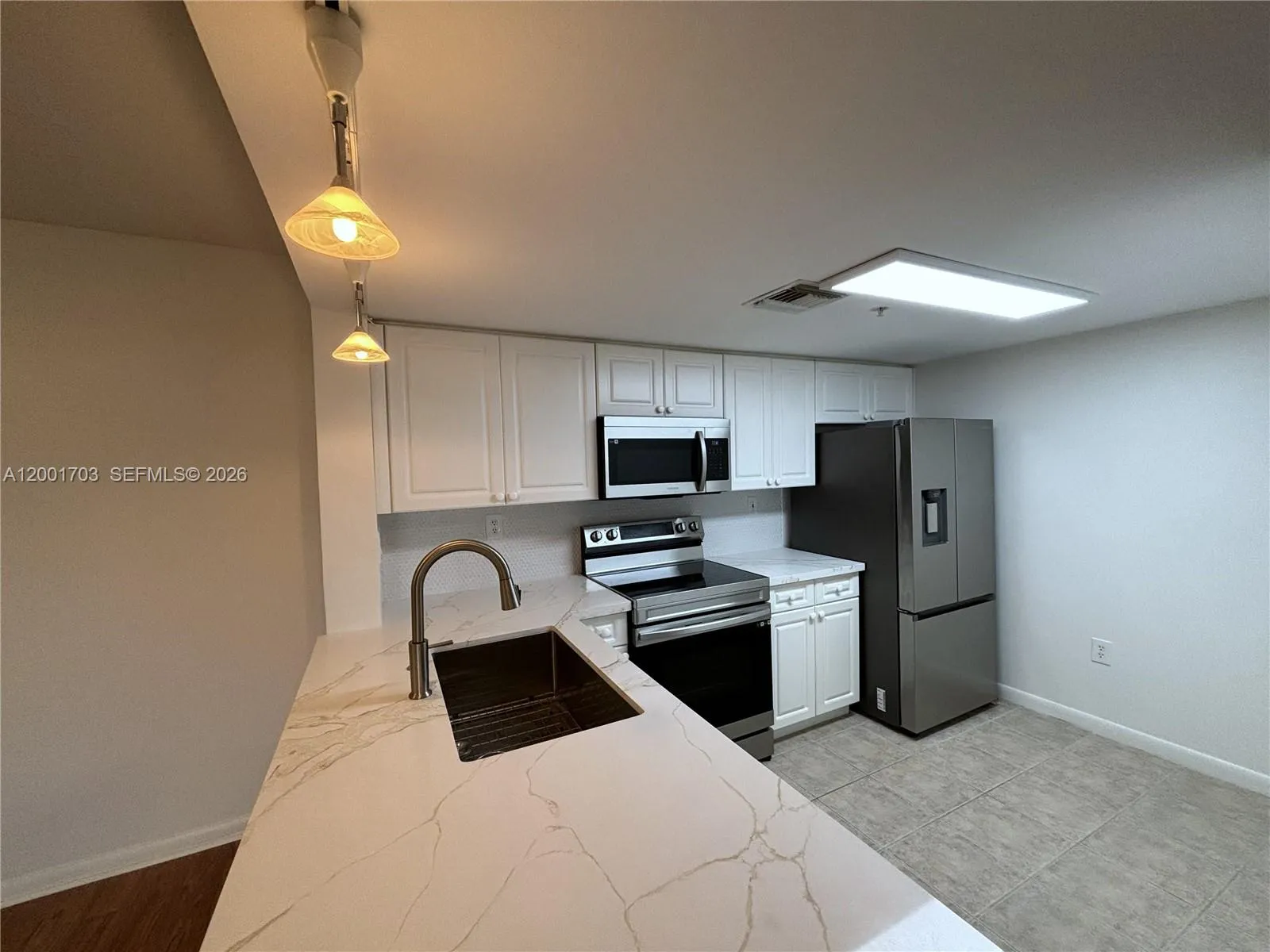 Fort Lauderdale, Florida 33301, 1 Bedroom Bedrooms, ,1 BathroomBathrooms,Residential Lease,For Rent,A12001703