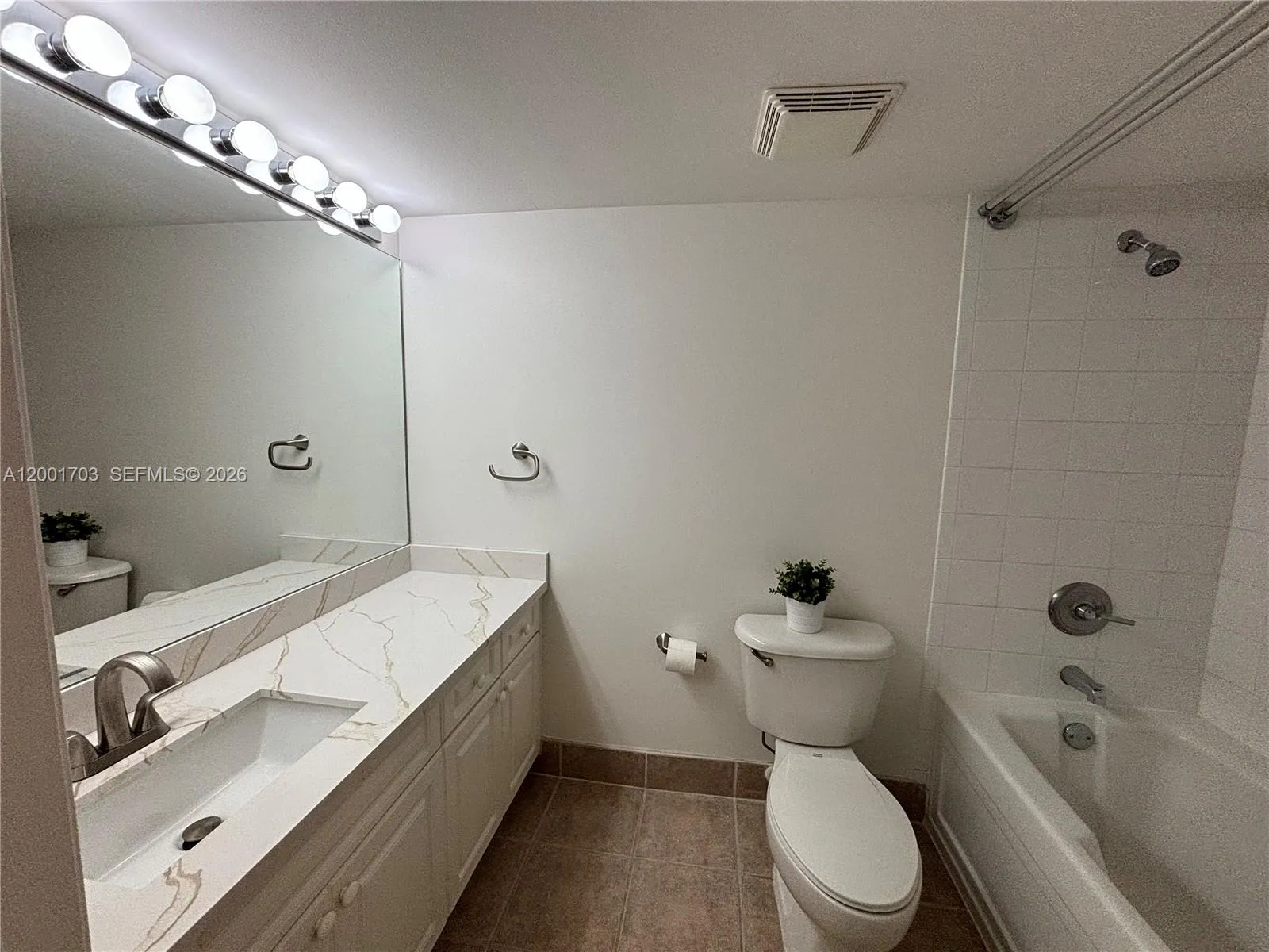 Fort Lauderdale, Florida 33301, 1 Bedroom Bedrooms, ,1 BathroomBathrooms,Residential Lease,For Rent,A12001703