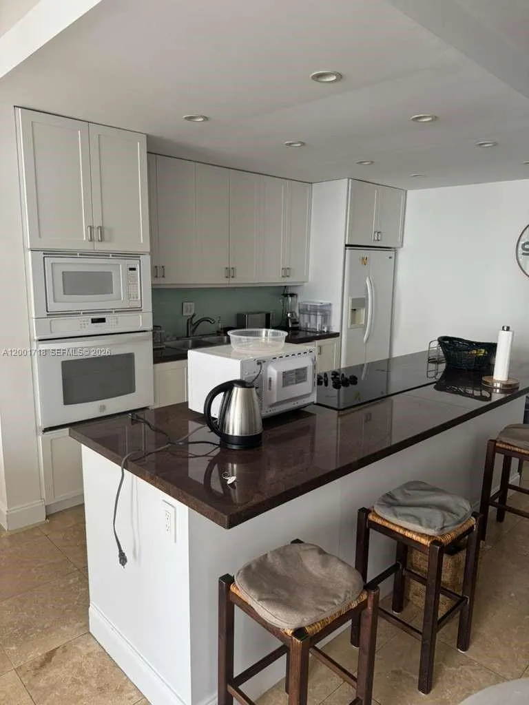 121 Crandon Blvd 462, Key Biscayne, Florida 33149, Key Biscayne, Florida 33149, 2 Bedrooms Bedrooms, ,2 BathroomsBathrooms,Residential Lease,For Rent,121 Crandon Blvd 462, Key Biscayne, Florida 33149,A12001718