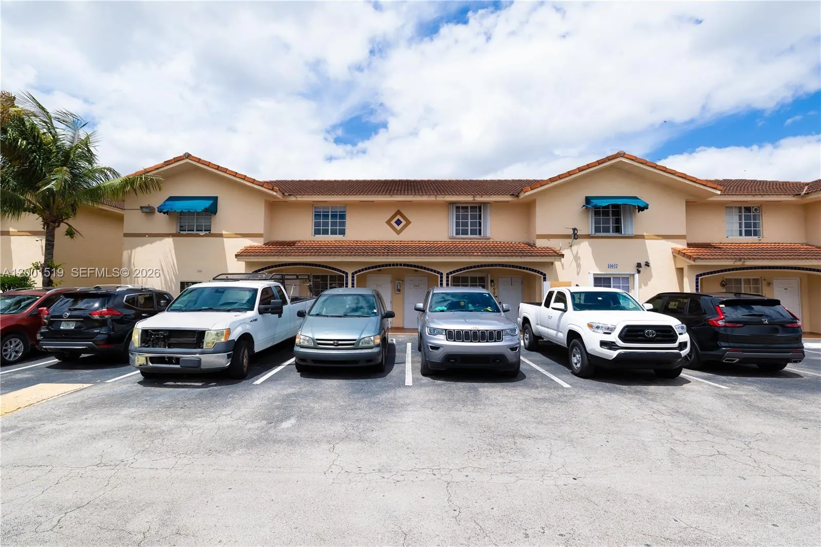 10017 W Okeechobee Rd 202, Hialeah Gardens, Florid, Hialeah Gardens, Florida 33016, 2 Bedrooms Bedrooms, ,2 BathroomsBathrooms,Residential Lease,For Rent,10017 W Okeechobee Rd 202, Hialeah Gardens, Florid,A12001519