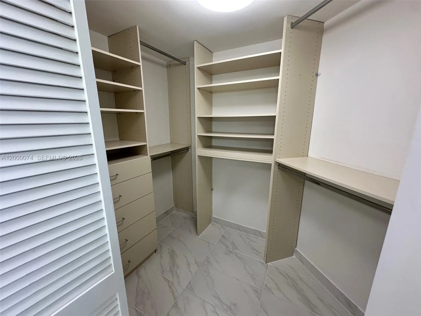 8925 Collins Ave 2j, Surfside, Florida 33154, Surfside, Florida 33154, 2 Bedrooms Bedrooms, ,2 BathroomsBathrooms,Residential Lease,For Rent,8925 Collins Ave 2j, Surfside, Florida 33154,A12000074