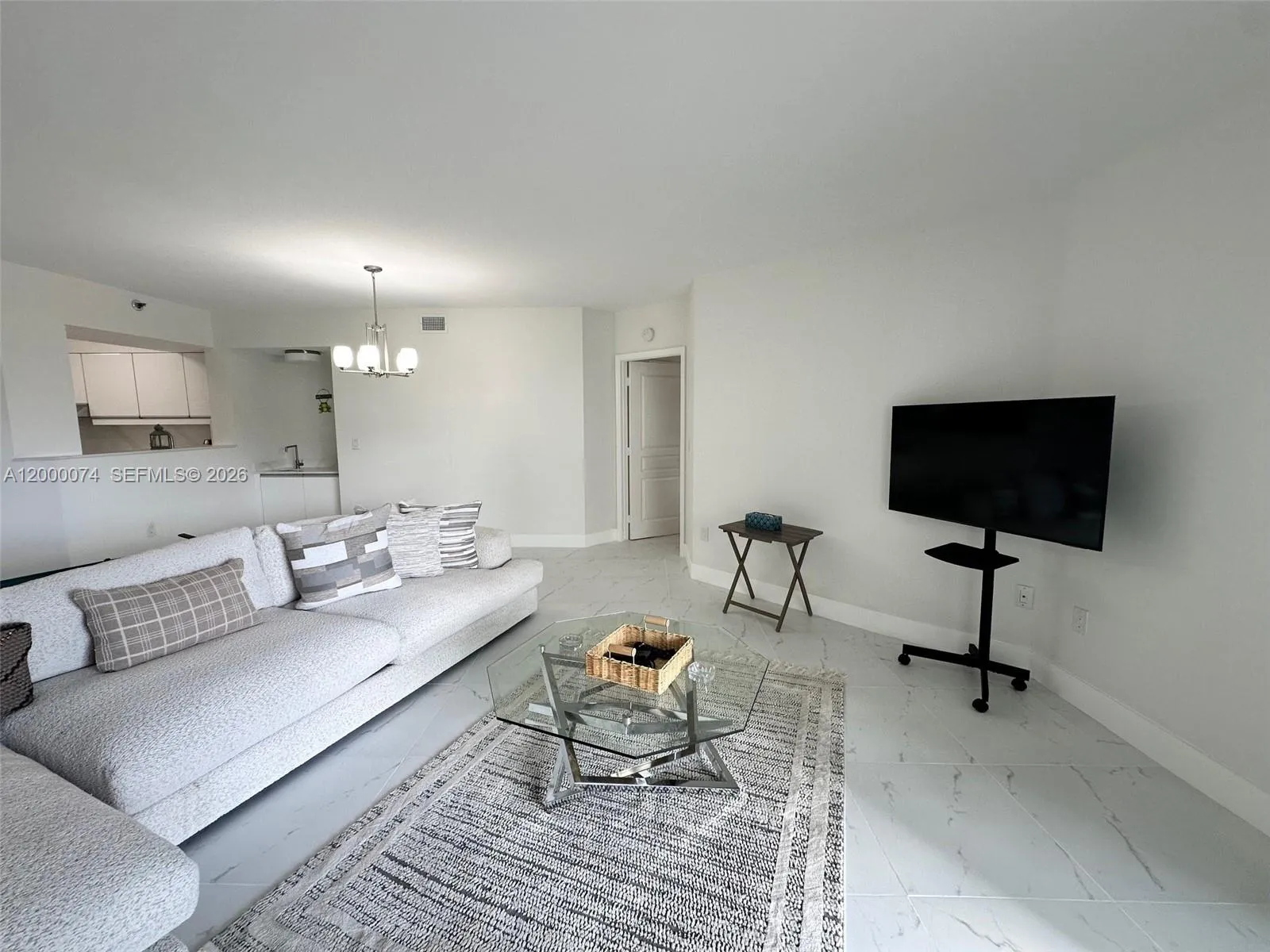 8925 Collins Ave 2j, Surfside, Florida 33154, Surfside, Florida 33154, 2 Bedrooms Bedrooms, ,2 BathroomsBathrooms,Residential Lease,For Rent,8925 Collins Ave 2j, Surfside, Florida 33154,A12000074