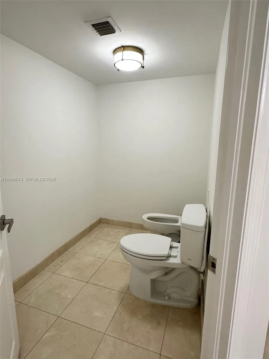8925 Collins Ave 2j, Surfside, Florida 33154, Surfside, Florida 33154, 2 Bedrooms Bedrooms, ,2 BathroomsBathrooms,Residential Lease,For Rent,8925 Collins Ave 2j, Surfside, Florida 33154,A12000074