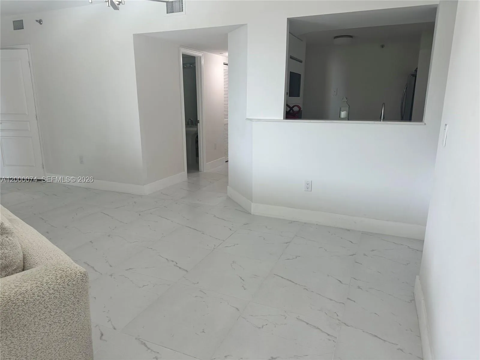 8925 Collins Ave 2j, Surfside, Florida 33154, Surfside, Florida 33154, 2 Bedrooms Bedrooms, ,2 BathroomsBathrooms,Residential Lease,For Rent,8925 Collins Ave 2j, Surfside, Florida 33154,A12000074