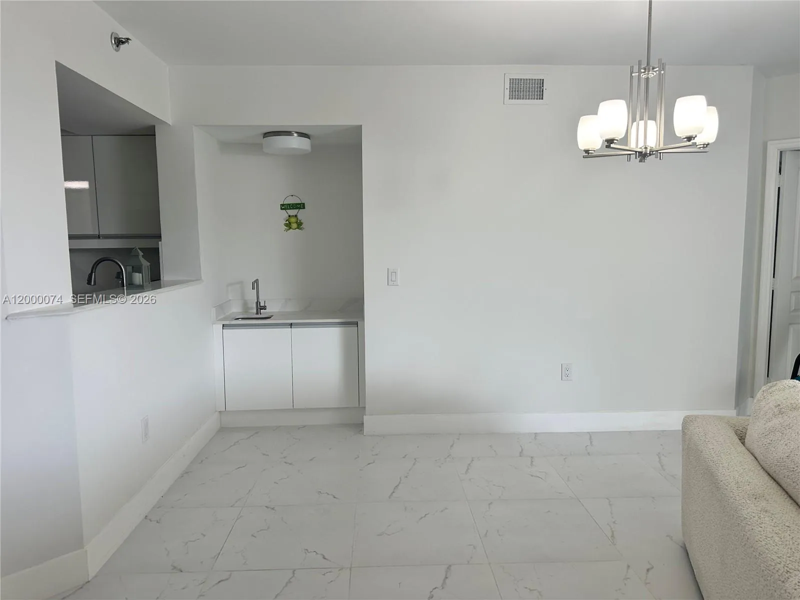 8925 Collins Ave 2j, Surfside, Florida 33154, Surfside, Florida 33154, 2 Bedrooms Bedrooms, ,2 BathroomsBathrooms,Residential Lease,For Rent,8925 Collins Ave 2j, Surfside, Florida 33154,A12000074