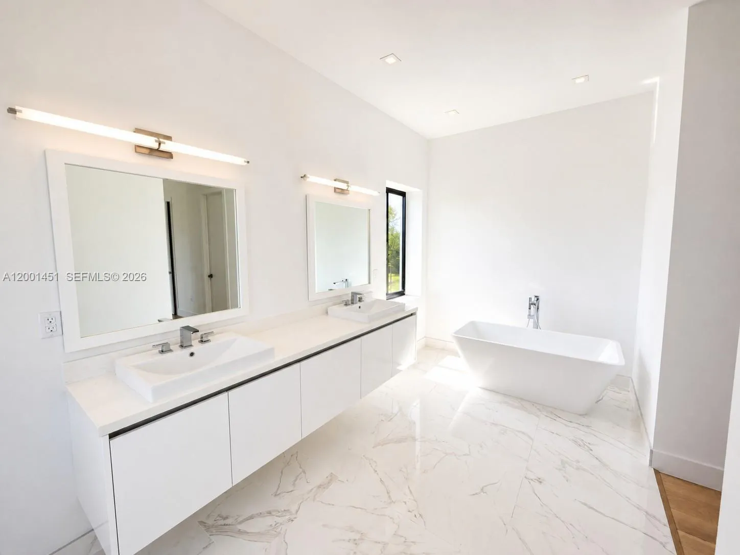 16776 Natures Way, Weston, Florida 33326, Weston, Florida 33326, 5 Bedrooms Bedrooms, ,6 BathroomsBathrooms,Residential,For Sale,16776 Natures Way, Weston, Florida 33326,A12001451