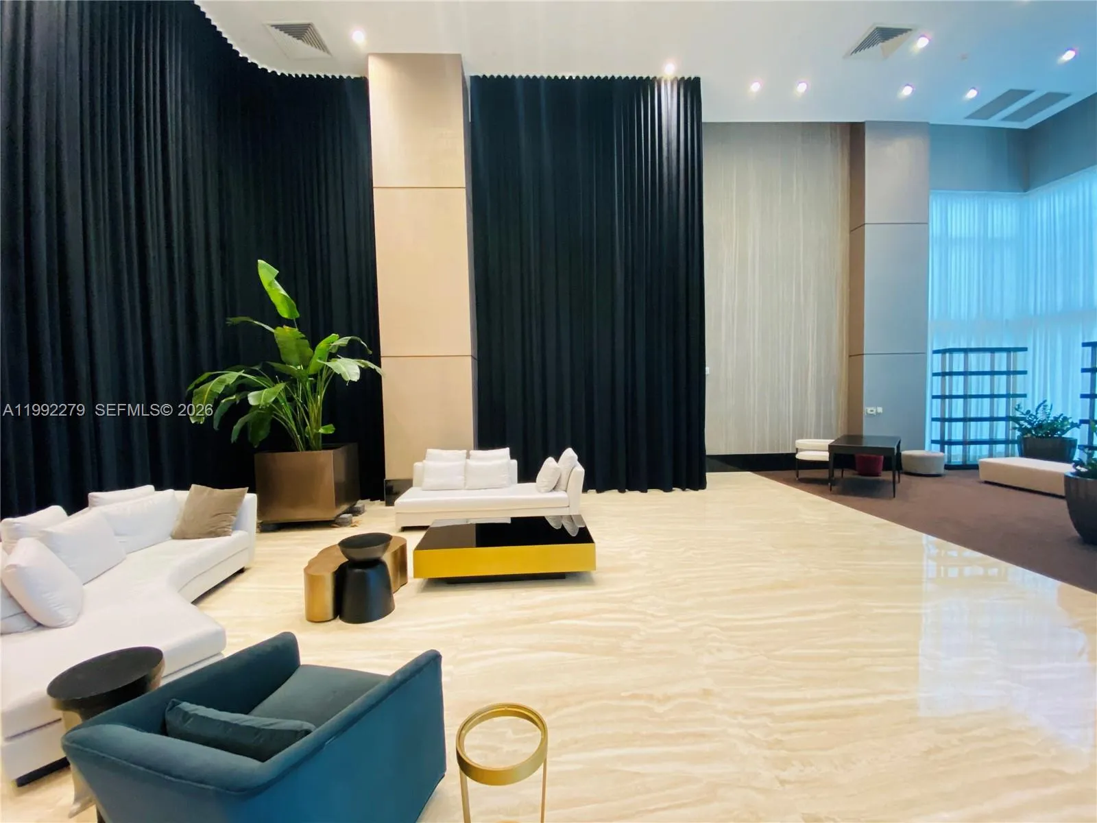 950 Brickell Bay Dr 2706, Miami, Florida 33131, Miami, Florida 33131, 2 Bedrooms Bedrooms, ,2 BathroomsBathrooms,Residential,For Sale,950 Brickell Bay Dr 2706, Miami, Florida 33131,A11992279