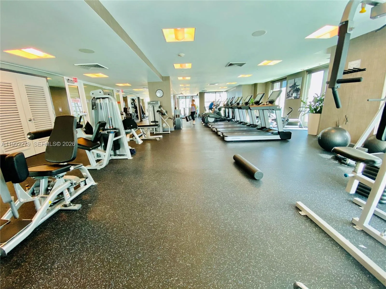 950 Brickell Bay Dr 2706, Miami, Florida 33131, Miami, Florida 33131, 2 Bedrooms Bedrooms, ,2 BathroomsBathrooms,Residential,For Sale,950 Brickell Bay Dr 2706, Miami, Florida 33131,A11992279