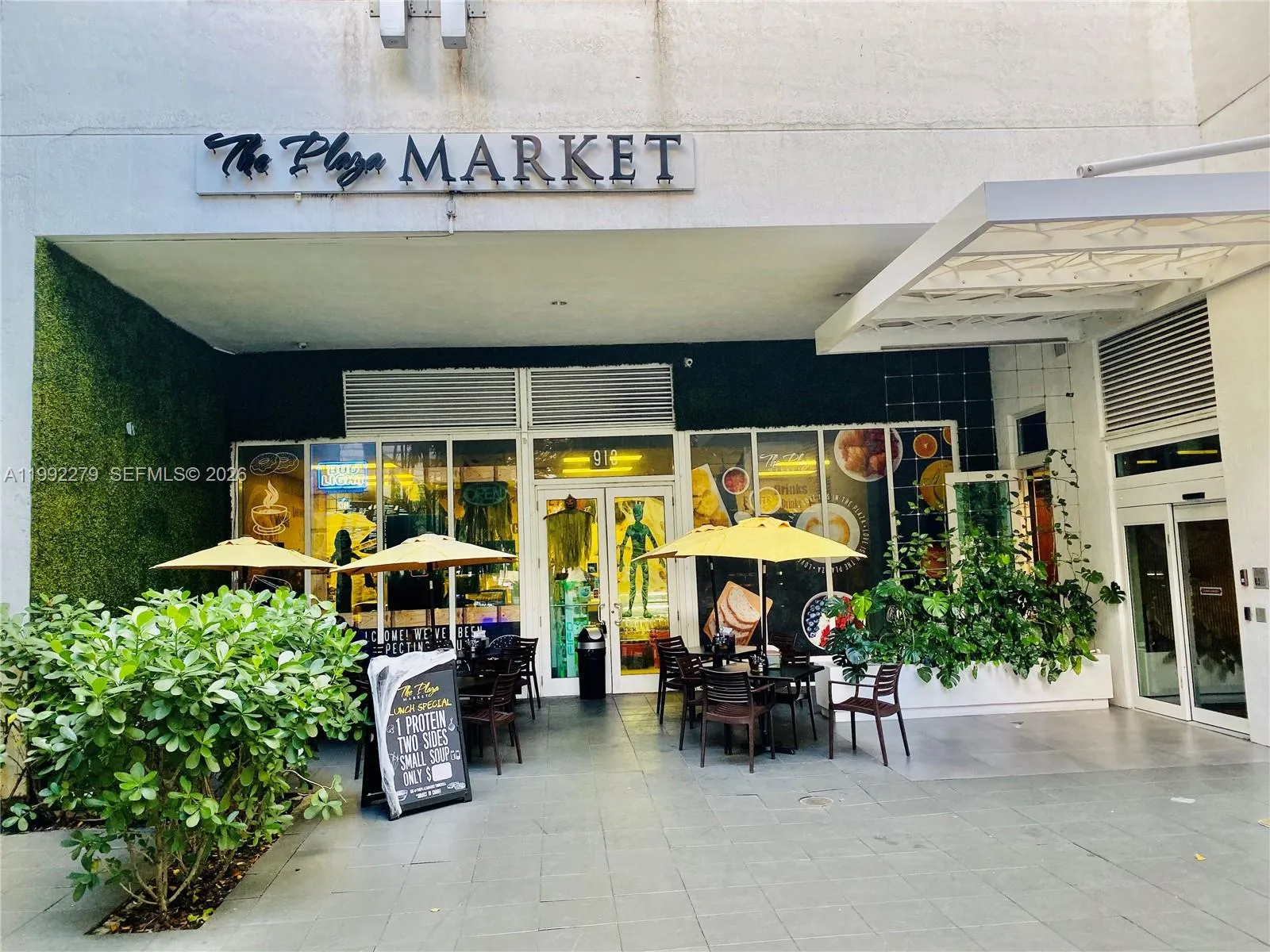950 Brickell Bay Dr 2706, Miami, Florida 33131, Miami, Florida 33131, 2 Bedrooms Bedrooms, ,2 BathroomsBathrooms,Residential,For Sale,950 Brickell Bay Dr 2706, Miami, Florida 33131,A11992279
