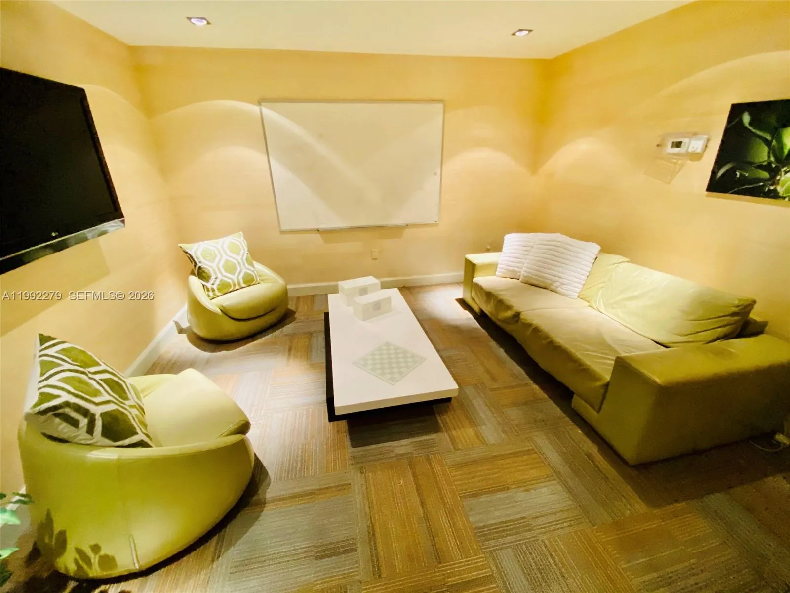 950 Brickell Bay Dr 2706, Miami, Florida 33131, Miami, Florida 33131, 2 Bedrooms Bedrooms, ,2 BathroomsBathrooms,Residential,For Sale,950 Brickell Bay Dr 2706, Miami, Florida 33131,A11992279