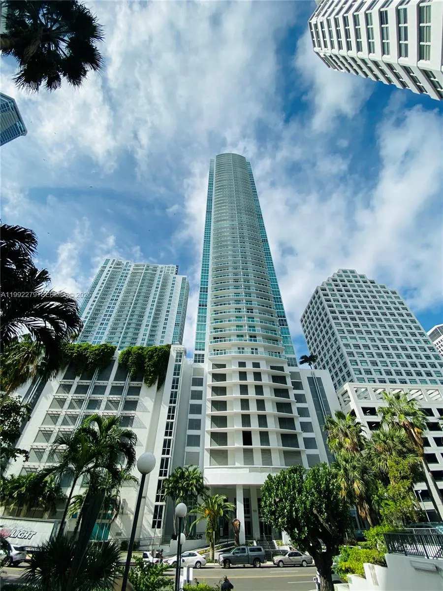 950 Brickell Bay Dr 2706, Miami, Florida 33131, Miami, Florida 33131, 2 Bedrooms Bedrooms, ,2 BathroomsBathrooms,Residential,For Sale,950 Brickell Bay Dr 2706, Miami, Florida 33131,A11992279