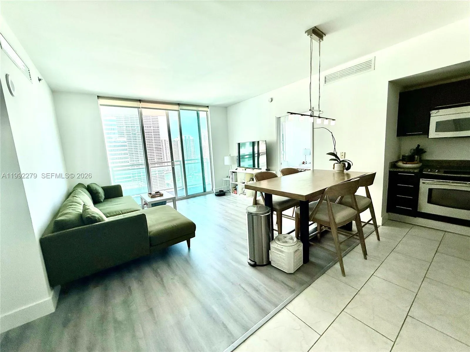 950 Brickell Bay Dr 2706, Miami, Florida 33131, Miami, Florida 33131, 2 Bedrooms Bedrooms, ,2 BathroomsBathrooms,Residential,For Sale,950 Brickell Bay Dr 2706, Miami, Florida 33131,A11992279