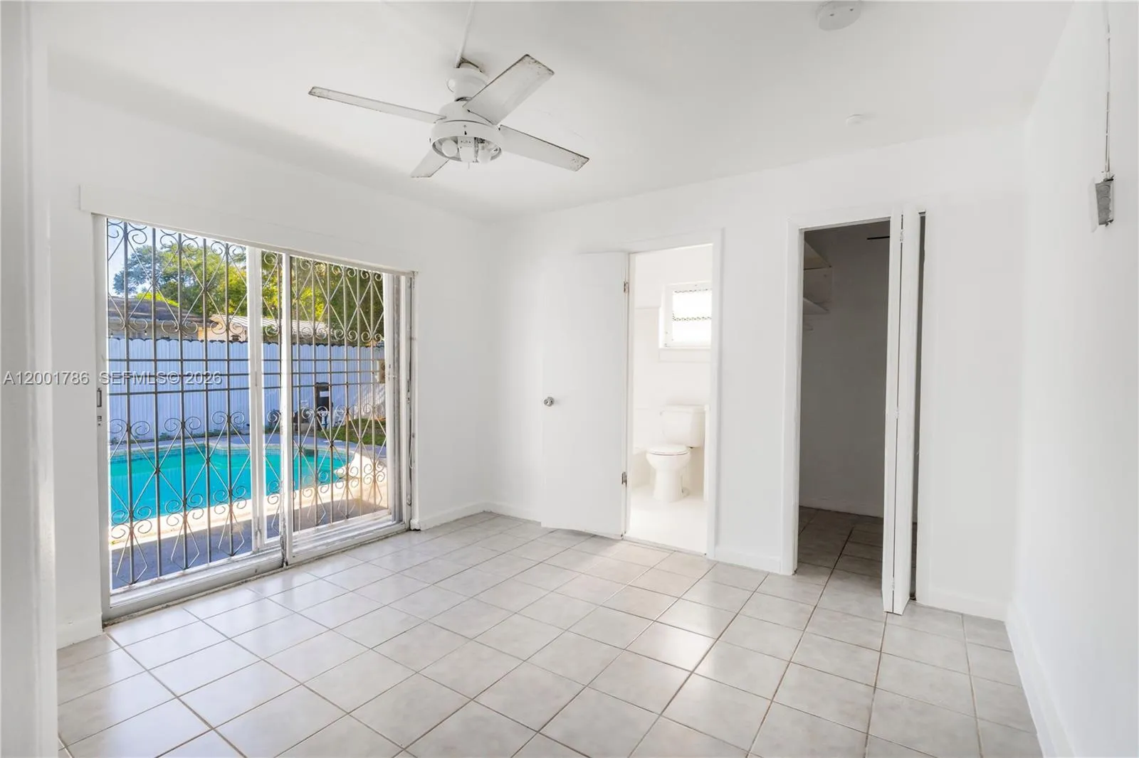 1 bed in back of the house with separate entrance