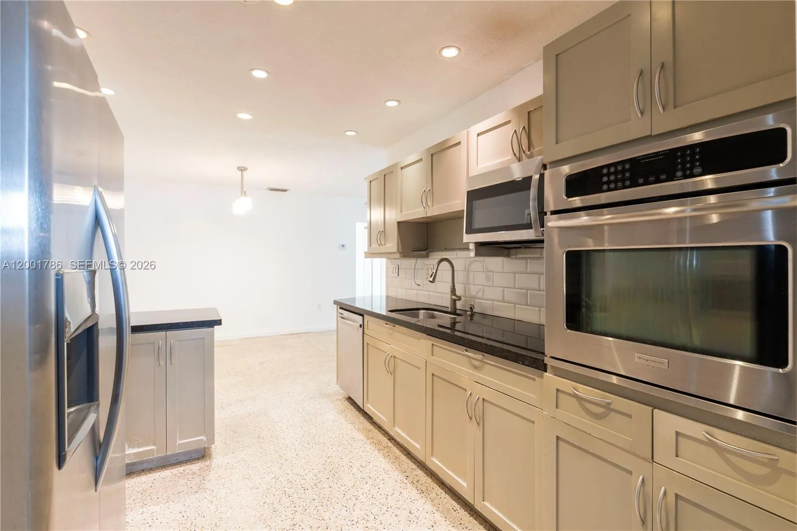565 Ne 160th Ter, Miami, Florida 33162, Miami, Florida 33162, 4 Bedrooms Bedrooms, ,3 BathroomsBathrooms,Residential,For Sale,565 Ne 160th Ter, Miami, Florida 33162,A12001786