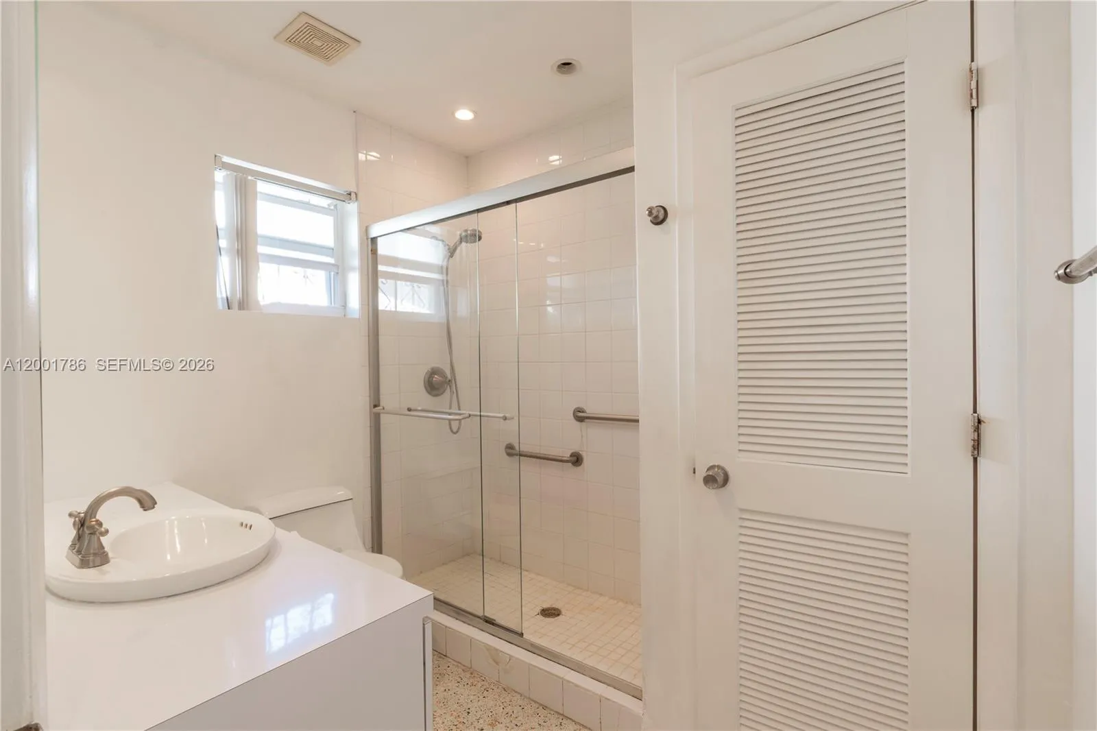 565 Ne 160th Ter, Miami, Florida 33162, Miami, Florida 33162, 4 Bedrooms Bedrooms, ,3 BathroomsBathrooms,Residential,For Sale,565 Ne 160th Ter, Miami, Florida 33162,A12001786