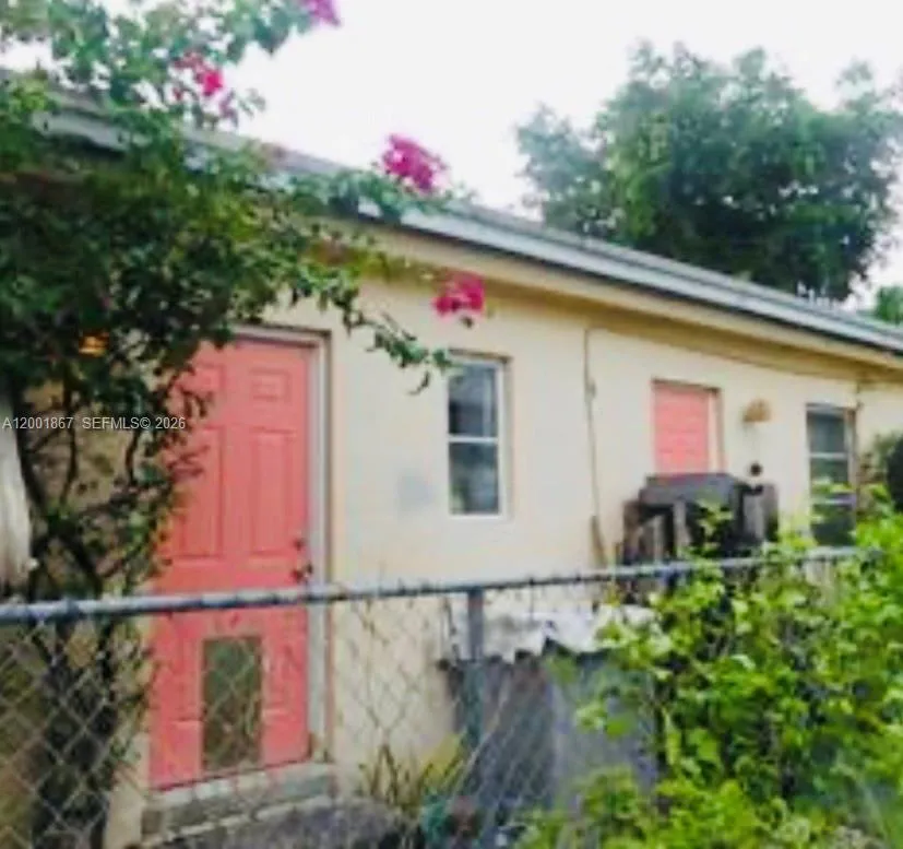 1629 Mayo St, Hollywood, Florida 33020, Hollywood, Florida 33020, ,Residential Income,For Sale,1629 Mayo St, Hollywood, Florida 33020,A12001867