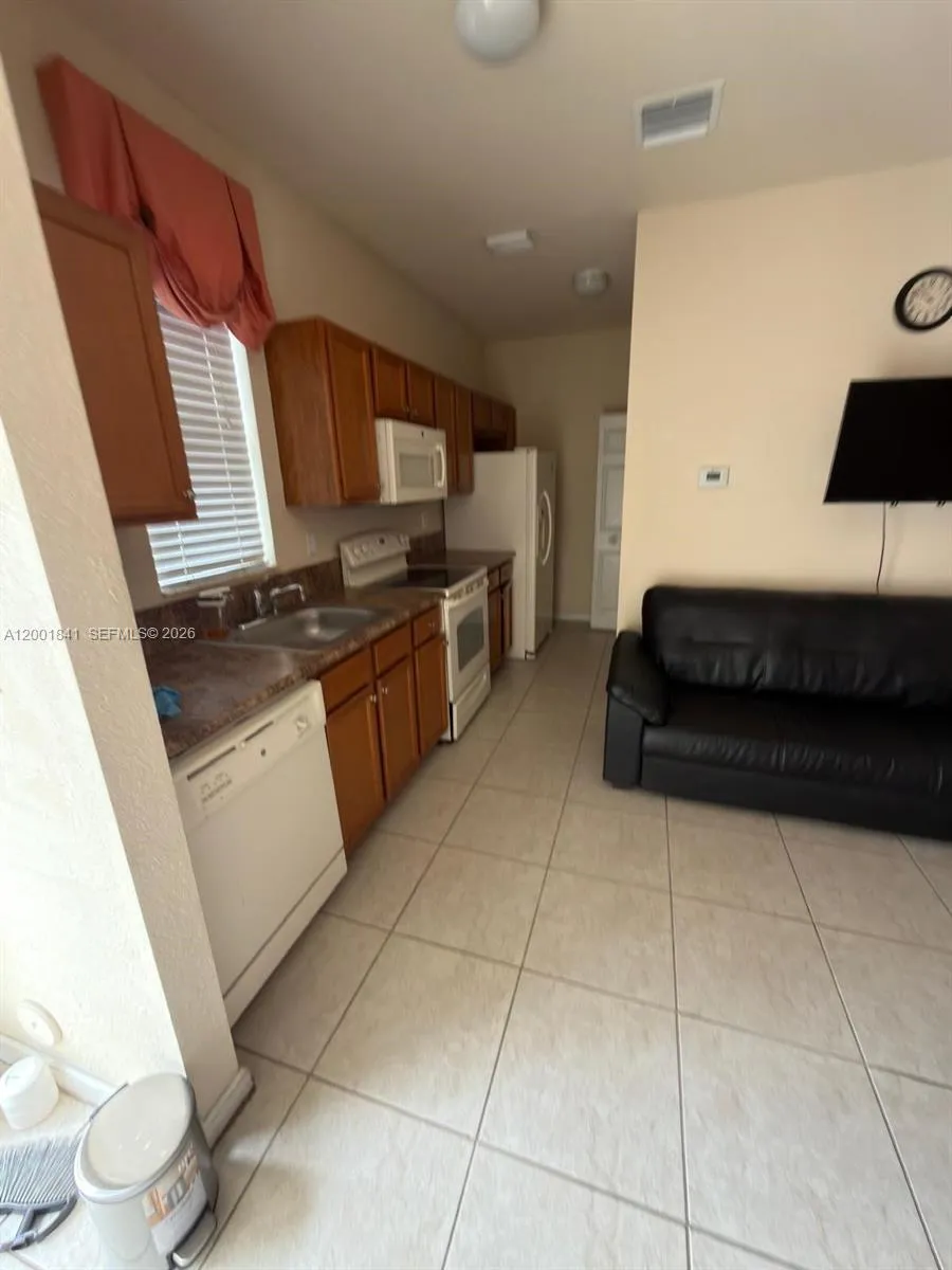 16961 Sw 90th Ter Studio, Miami, Florida 33196, Miami, Florida 33196, ,1 BathroomBathrooms,Residential Lease,For Rent,16961 Sw 90th Ter Studio, Miami, Florida 33196,A12001841