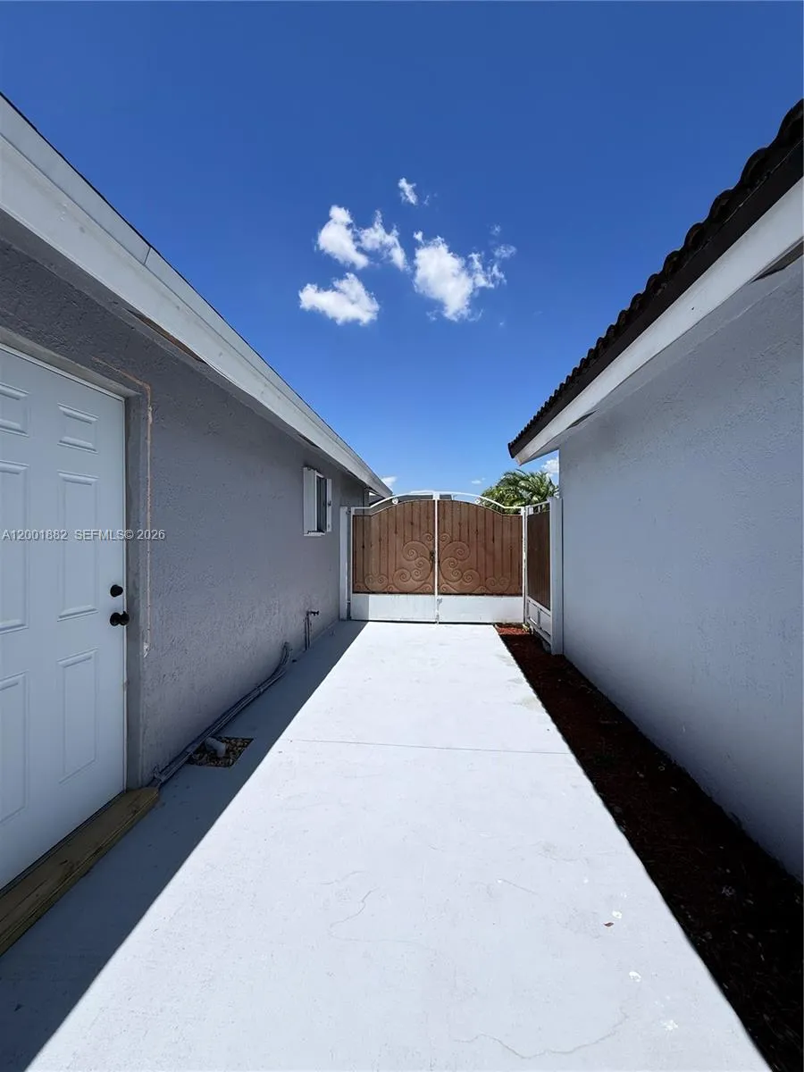 14220 Sw 53rd St B, Miami, Florida 33175, Miami, Florida 33175, ,1 BathroomBathrooms,Residential Lease,For Rent,14220 Sw 53rd St B, Miami, Florida 33175,A12001882