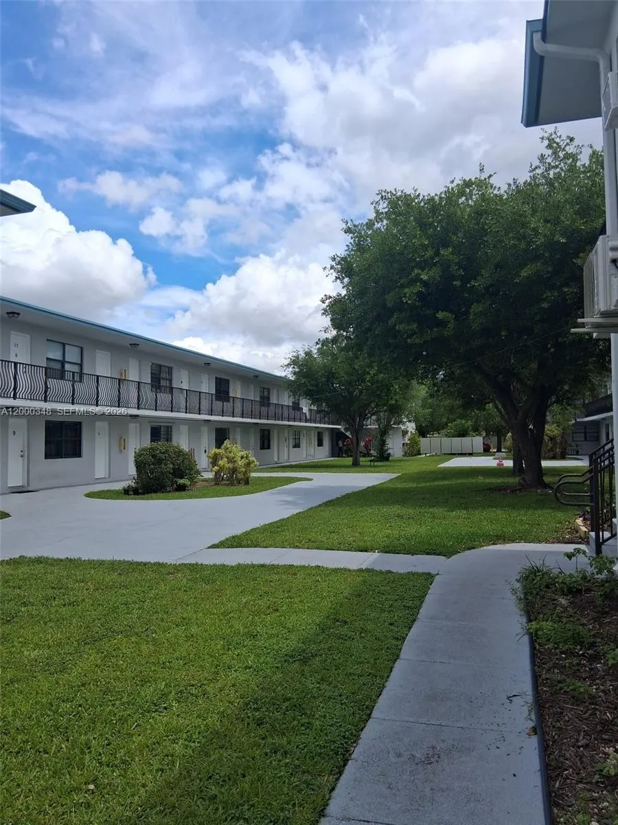 4444 Sw 67th Ave 6, Miami, Florida 33155, Miami, Florida 33155, 1 Bedroom Bedrooms, ,1 BathroomBathrooms,Residential Lease,For Rent,4444 Sw 67th Ave 6, Miami, Florida 33155,A12000348