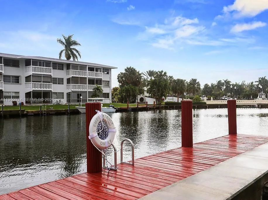 Launch kayak or paddle board
