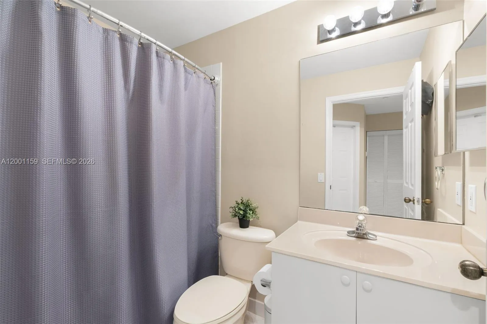 1414 Banyan Way, Weston, Florida 33327, Weston, Florida 33327, 3 Bedrooms Bedrooms, ,2 BathroomsBathrooms,Residential,For Sale,1414 Banyan Way, Weston, Florida 33327,A12001159