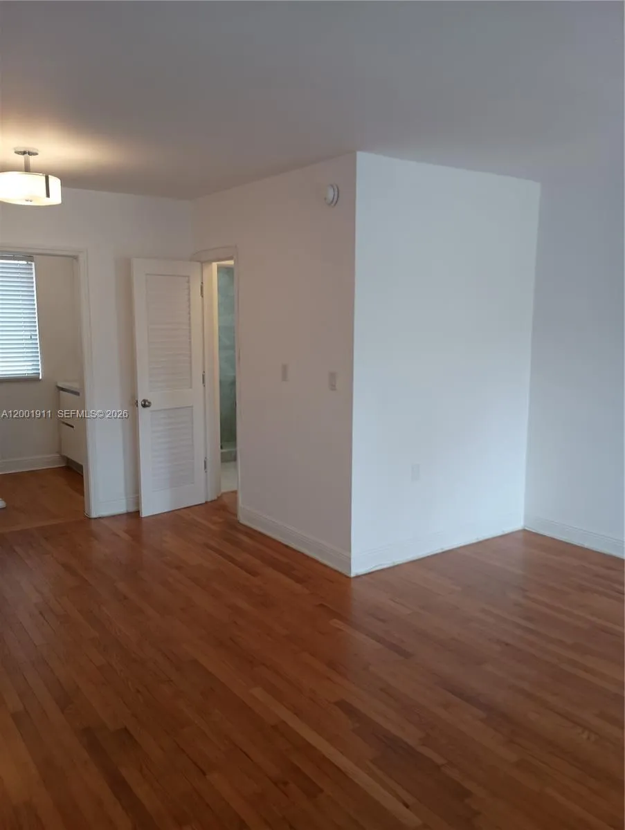 535 74 11, Miami Beach, Florida 33141, Miami Beach, Florida 33141, ,1 BathroomBathrooms,Residential Lease,For Rent,535 74 11, Miami Beach, Florida 33141,A12001911