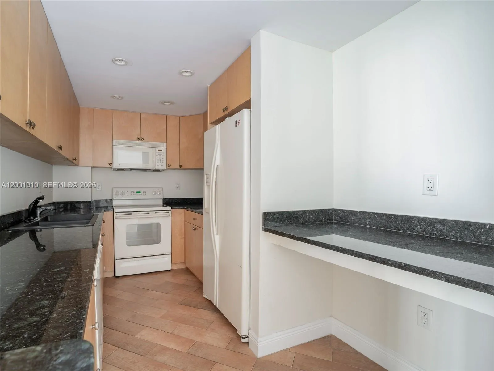 10350 W Bay Harbor Dr 6l, Bay Harbor Islands, Flor, Bay Harbor Islands, Florida 33154, 1 Bedroom Bedrooms, ,1 BathroomBathrooms,Residential Lease,For Rent,10350 W Bay Harbor Dr 6l, Bay Harbor Islands, Flor,A12001910