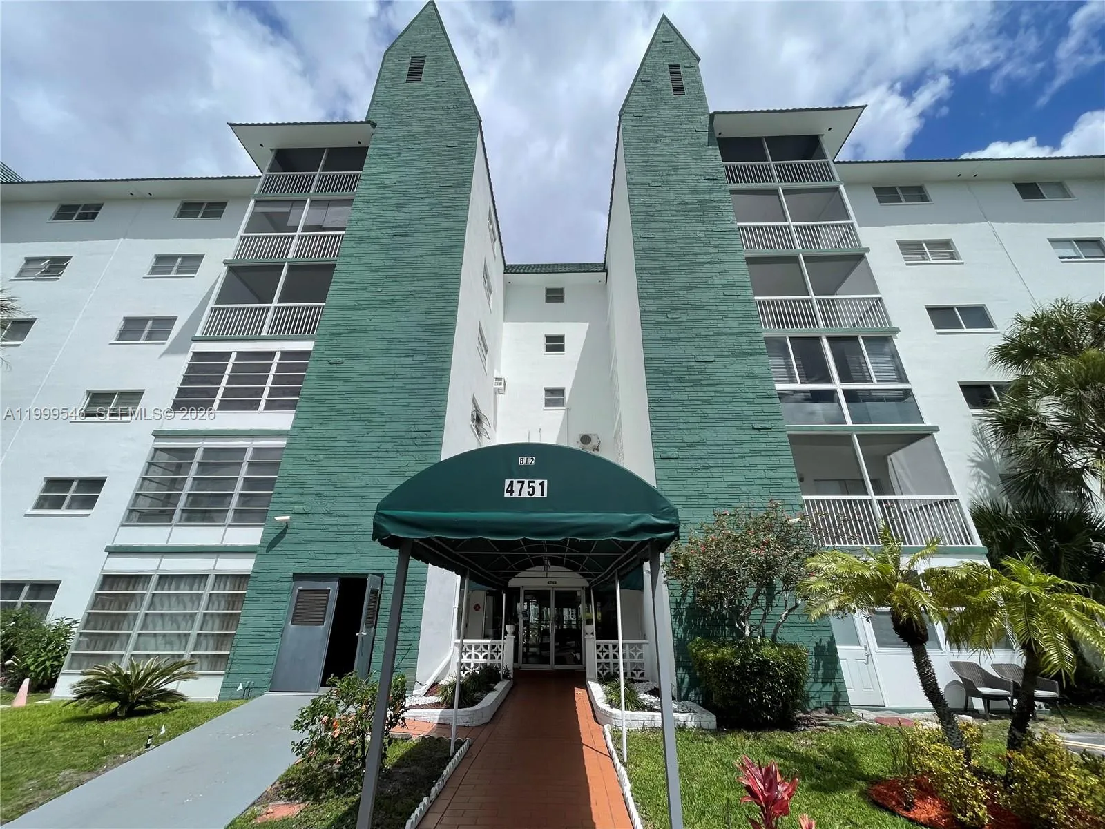 4751 Nw 21st St 611, Lauderhill, Florida 33313, Lauderhill, Florida 33313, 1 Bedroom Bedrooms, ,1 BathroomBathrooms,Residential,For Sale,4751 Nw 21st St 611, Lauderhill, Florida 33313,A11999546