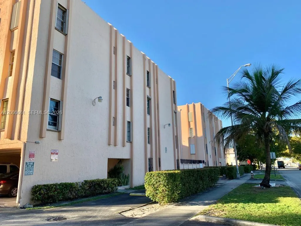 7345 W 4th Ave 203, Hialeah, Florida 33014, Hialeah, Florida 33014, 2 Bedrooms Bedrooms, ,2 BathroomsBathrooms,Residential Lease,For Rent,7345 W 4th Ave 203, Hialeah, Florida 33014,A12000661