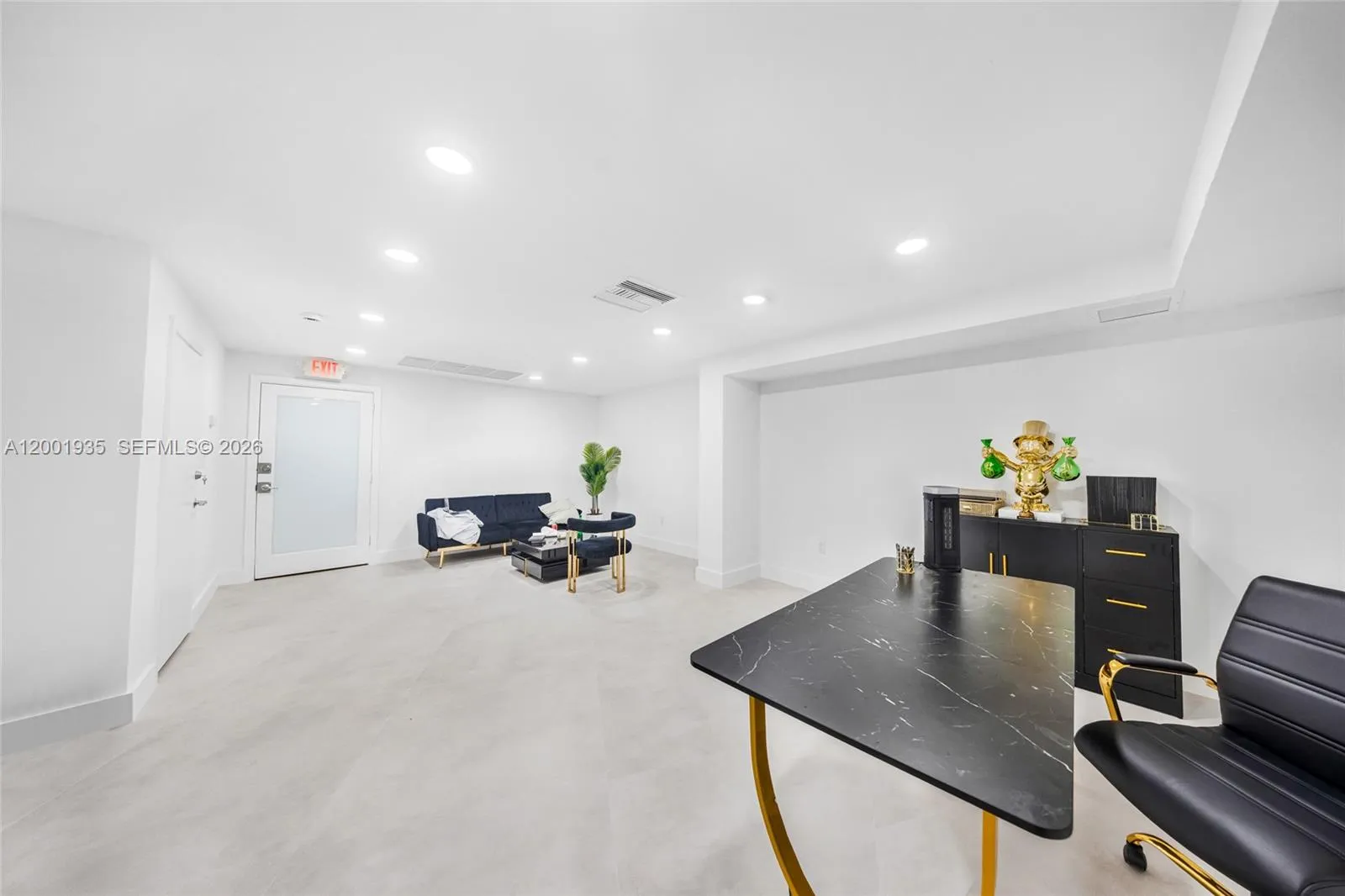 5401 Collins Ave Cu-9, Miami Beach, Florida 33140, Miami Beach, Florida 33140, ,Commercial Sale,For Sale,5401 Collins Ave Cu-9, Miami Beach, Florida 33140,A12001935