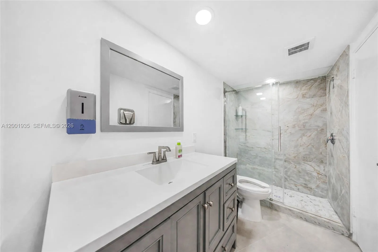 5401 Collins Ave Cu-9, Miami Beach, Florida 33140, Miami Beach, Florida 33140, ,Commercial Sale,For Sale,5401 Collins Ave Cu-9, Miami Beach, Florida 33140,A12001935