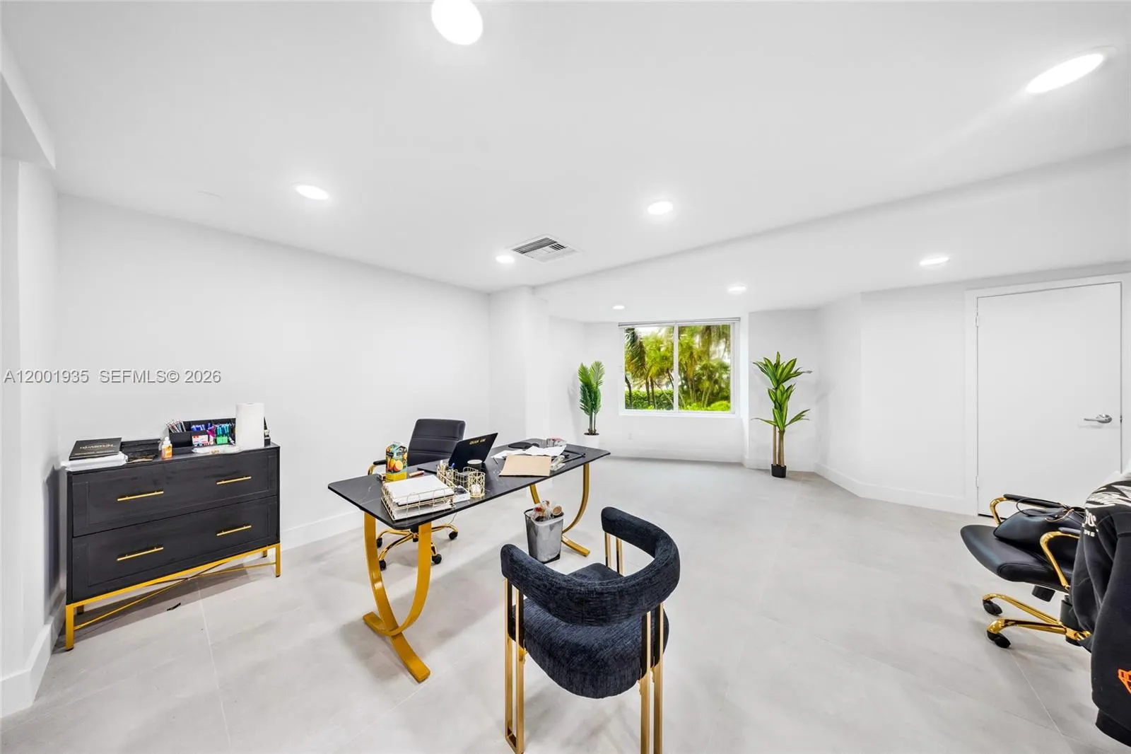 5401 Collins Ave Cu-9, Miami Beach, Florida 33140, Miami Beach, Florida 33140, ,Commercial Sale,For Sale,5401 Collins Ave Cu-9, Miami Beach, Florida 33140,A12001935