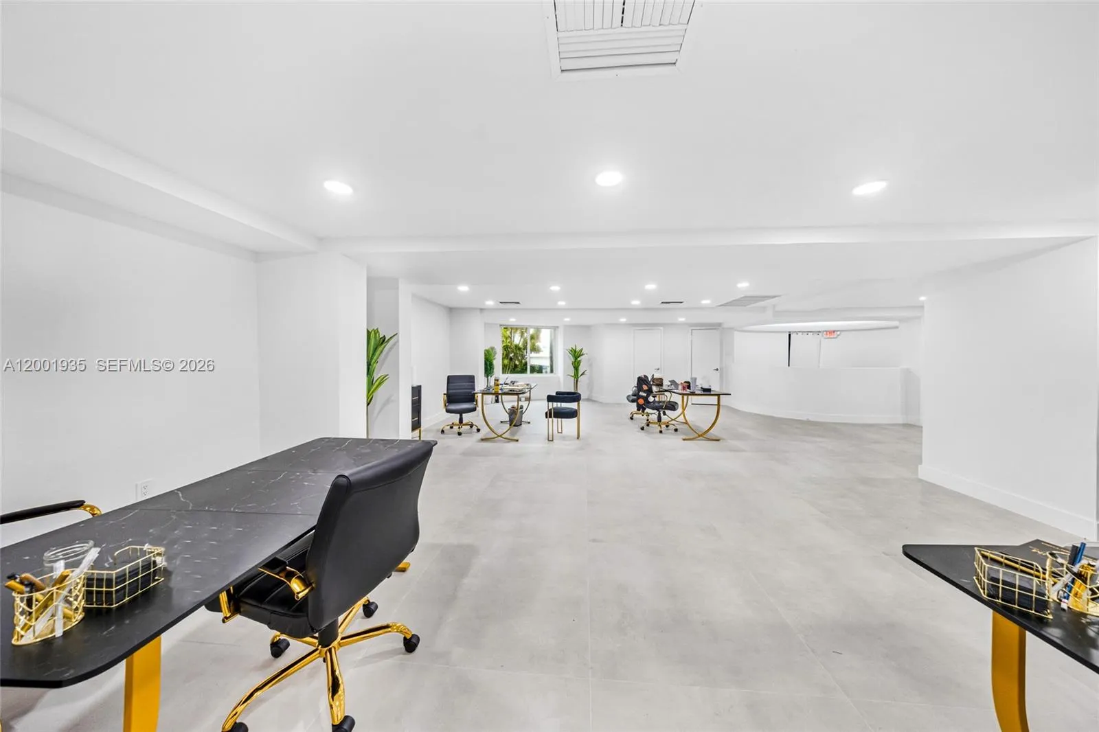 5401 Collins Ave Cu-9, Miami Beach, Florida 33140, Miami Beach, Florida 33140, ,Commercial Sale,For Sale,5401 Collins Ave Cu-9, Miami Beach, Florida 33140,A12001935