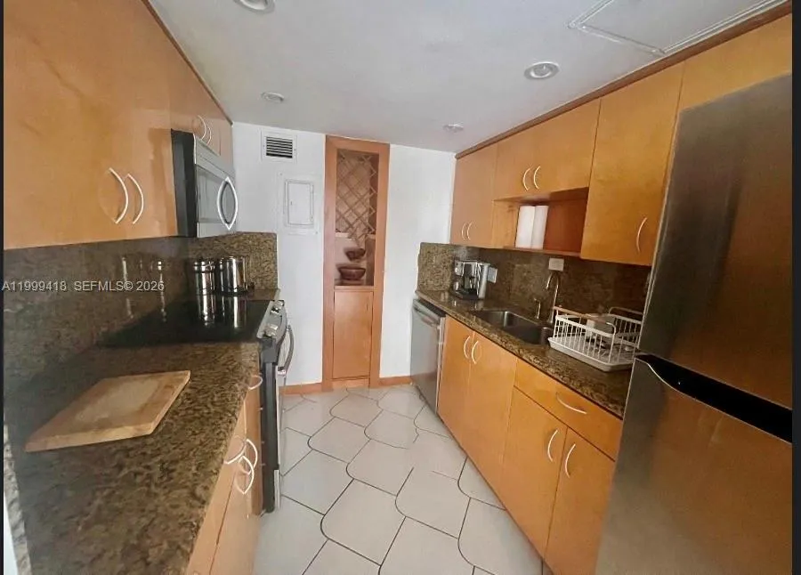 900 Bay Dr 311, Miami Beach, Florida 33141, Miami Beach, Florida 33141, 1 Bedroom Bedrooms, ,1 BathroomBathrooms,Residential,For Sale,900 Bay Dr 311, Miami Beach, Florida 33141,A11999418