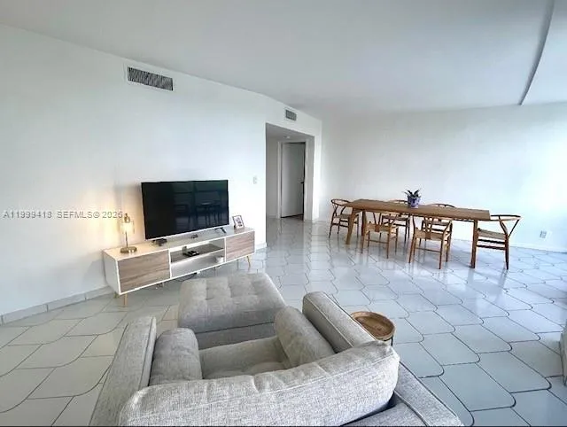 900 Bay Dr 311, Miami Beach, Florida 33141, Miami Beach, Florida 33141, 1 Bedroom Bedrooms, ,1 BathroomBathrooms,Residential,For Sale,900 Bay Dr 311, Miami Beach, Florida 33141,A11999418