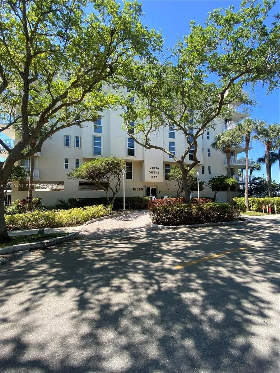 16590 Ne 26th Ave 202, North Miami Beach, Florida, North Miami Beach, Florida 33160, 2 Bedrooms Bedrooms, ,2 BathroomsBathrooms,Residential Lease,For Rent,16590 Ne 26th Ave 202, North Miami Beach, Florida ,A12000131