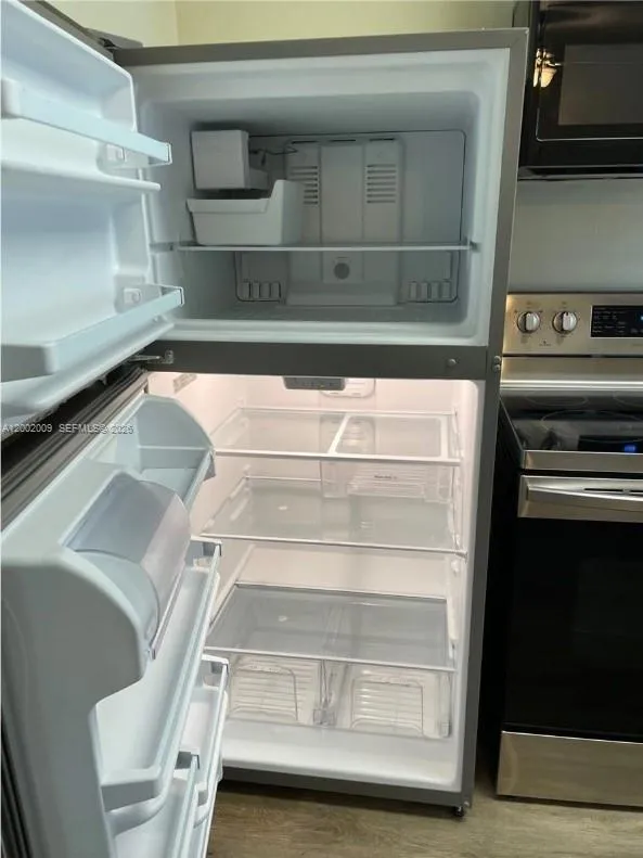 1720 Pierce St 1, Hollywood, Florida 33020, Hollywood, Florida 33020, 1 Bedroom Bedrooms, ,1 BathroomBathrooms,Residential Lease,For Rent,1720 Pierce St 1, Hollywood, Florida 33020,A12002009