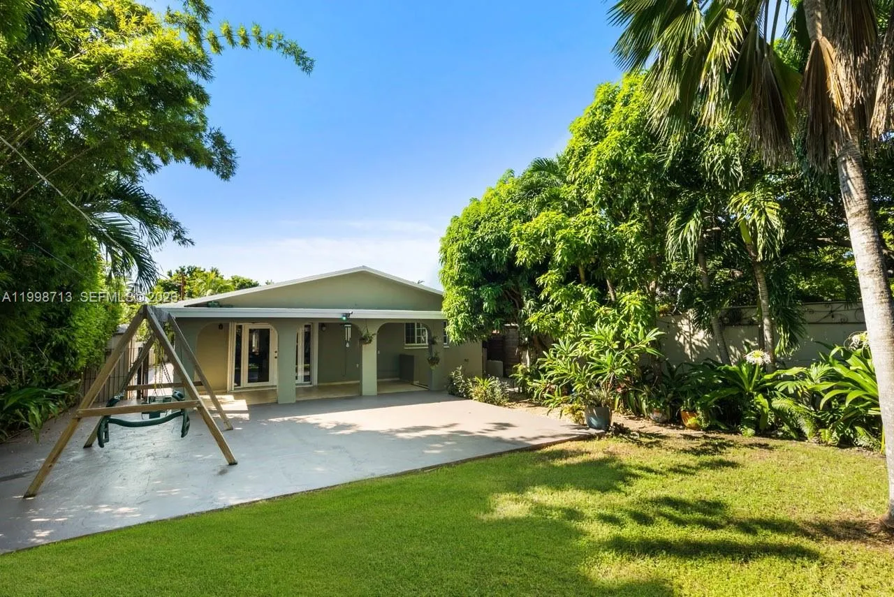 1333 Sw 16th St, Miami, Florida 33145, Miami, Florida 33145, 4 Bedrooms Bedrooms, ,2 BathroomsBathrooms,Residential Lease,For Rent,1333 Sw 16th St, Miami, Florida 33145,A11998713