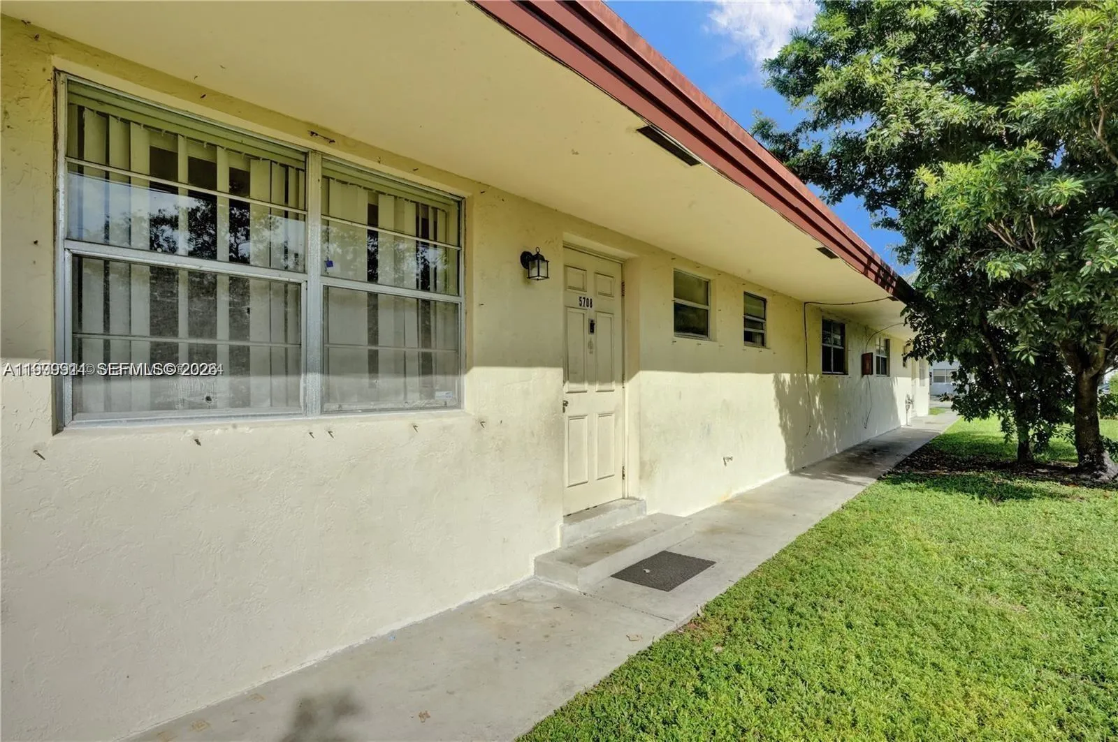 5706 Lincoln St, Hollywood, Florida 33021, Hollywood, Florida 33021, ,Residential Income,For Sale,5706 Lincoln St, Hollywood, Florida 33021,A11999911