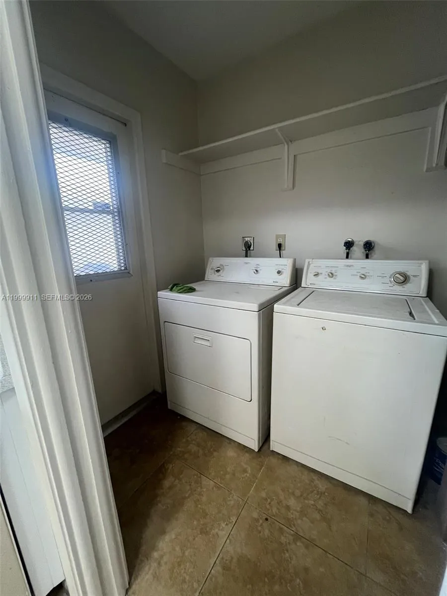 5706 Lincoln St, Hollywood, Florida 33021, Hollywood, Florida 33021, ,Residential Income,For Sale,5706 Lincoln St, Hollywood, Florida 33021,A11999911