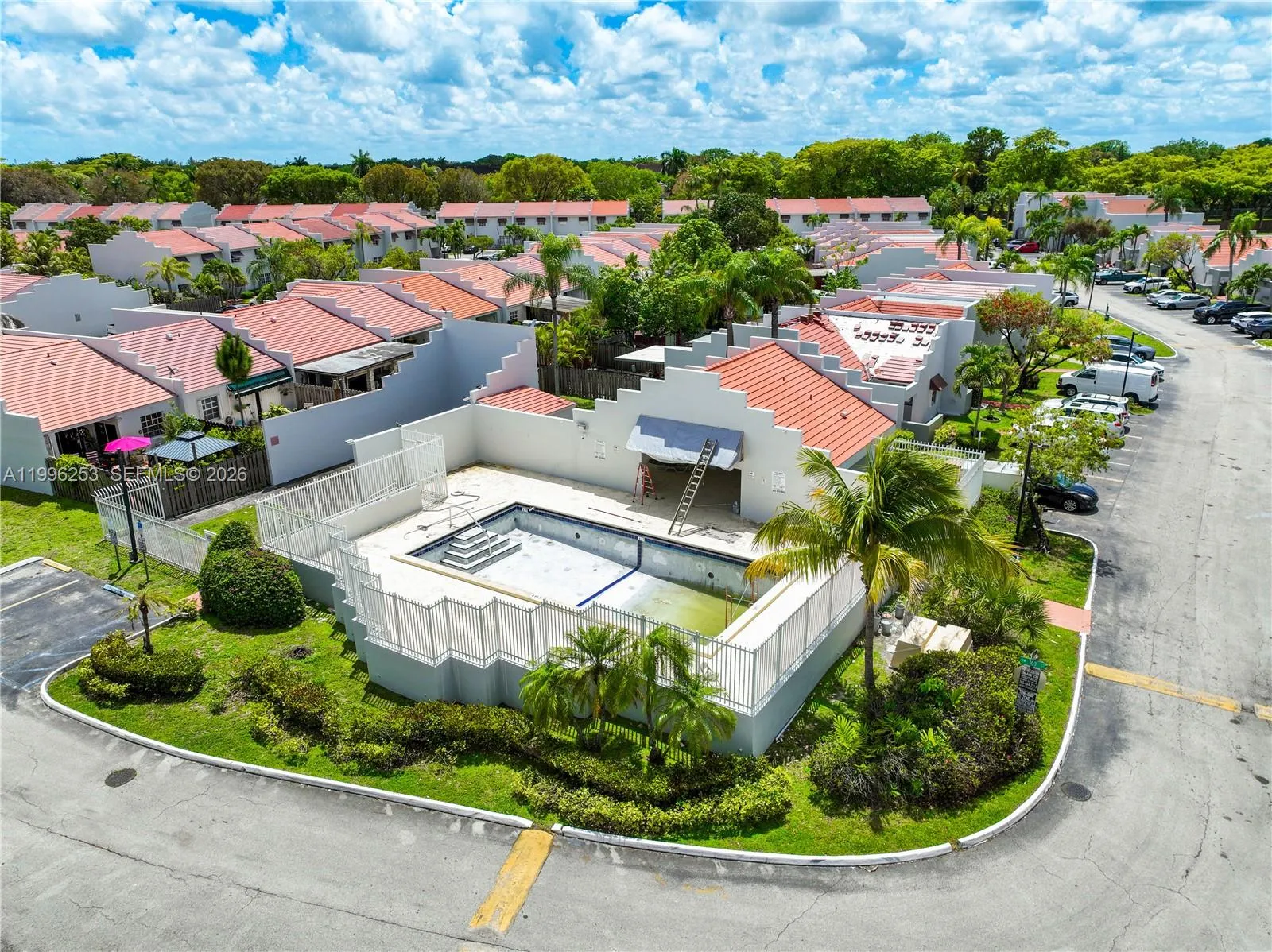 10101 Sw 154th Cir Ct 107-11, Miami, Florida 33196, Miami, Florida 33196, 3 Bedrooms Bedrooms, ,2 BathroomsBathrooms,Residential,For Sale,10101 Sw 154th Cir Ct 107-11, Miami, Florida 33196,A11996253