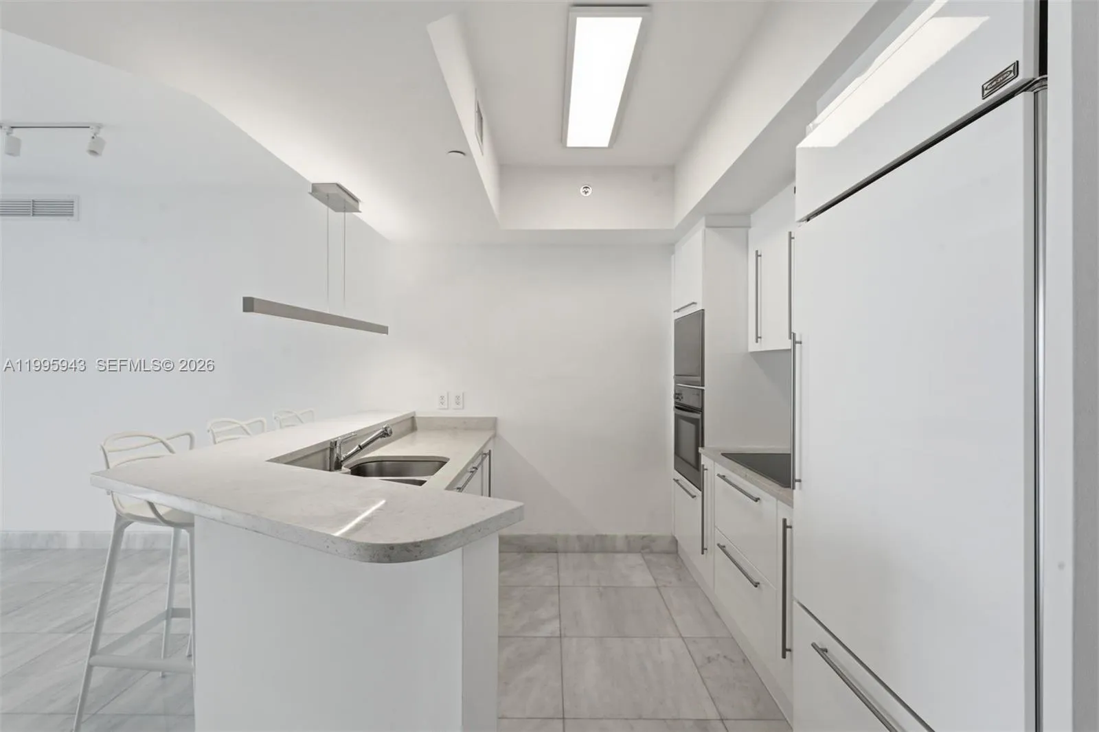 450 Alton Rd 910, Miami Beach, Florida 33139, Miami Beach, Florida 33139, 2 Bedrooms Bedrooms, ,2 BathroomsBathrooms,Residential,For Sale,450 Alton Rd 910, Miami Beach, Florida 33139,A11995943