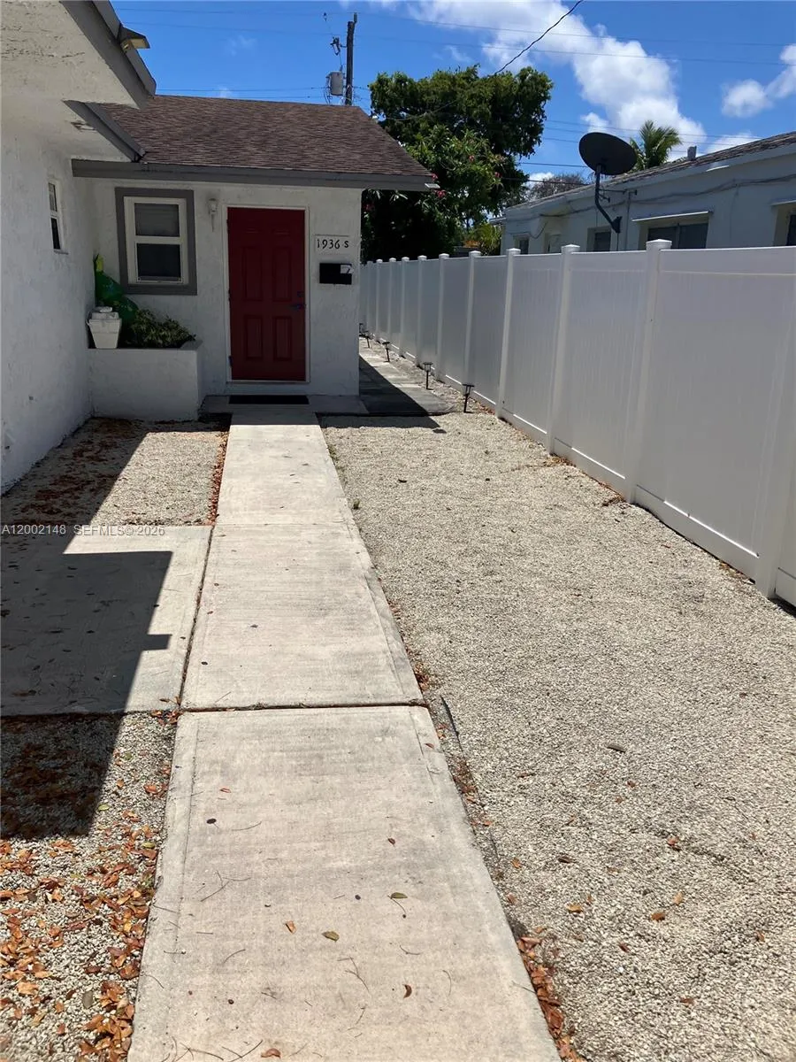 1936 Washington St, Hollywood, Florida 33020, Hollywood, Florida 33020, ,Residential Income,For Sale,1936 Washington St, Hollywood, Florida 33020,A12002148