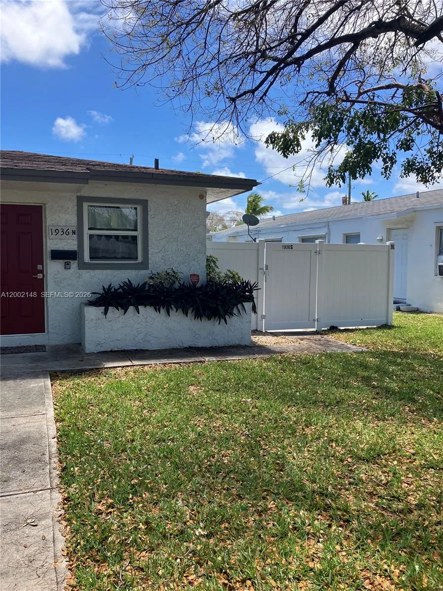 1936 Washington St, Hollywood, Florida 33020, Hollywood, Florida 33020, ,Residential Income,For Sale,1936 Washington St, Hollywood, Florida 33020,A12002148
