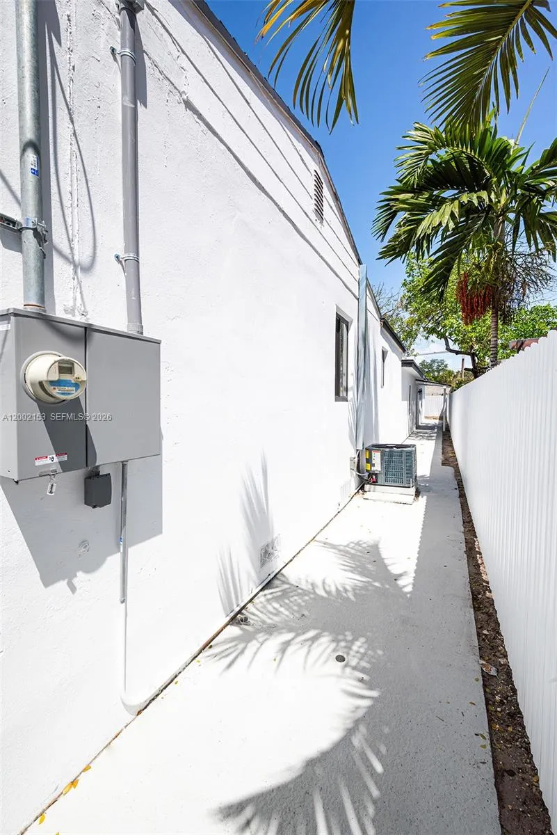 1385 Nw 28th St, Miami, Florida 33142, Miami, Florida 33142, 5 Bedrooms Bedrooms, ,4 BathroomsBathrooms,Residential,For Sale,1385 Nw 28th St, Miami, Florida 33142,A12002153